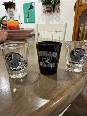 Shot Glass Set - Black and Clear Team Logo